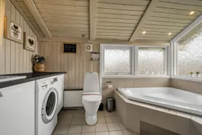 Spaceous wooden holiday house with spa - SJ724 - Image 5