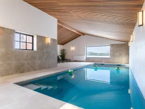 Beautiful farmhouse for groups with indoor pool - Image 2