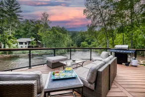 Off the Hook - Riverfront, hot tub, fire pit, pets - Image 3