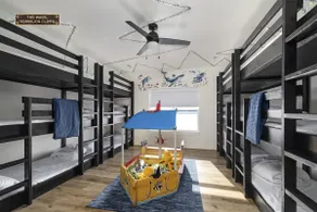 7 bdrm (sleeps28): lake views, hot tub, & fire pit - Image 2