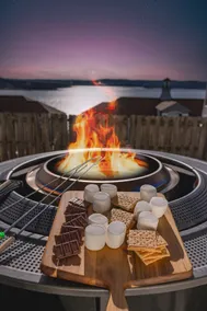 7 bdrm (sleeps28): lake views, hot tub, & fire pit - Image 3