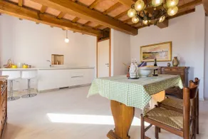 Villa Costanzi: Comfy Apartment Below The Cucco - Image 4