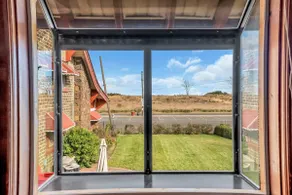 Beachfront Apartment near Amusement Park w/ views - Image 3