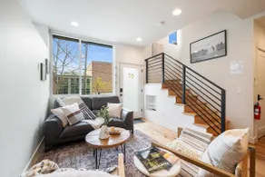 3BR Queen Anne Retreat • Rooftop • Parking • SPU - Image 4