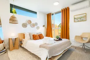 3BR Queen Anne Retreat • Rooftop • Parking • SPU - Image 3