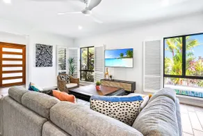 Trinity Beach Breeze - Image 2