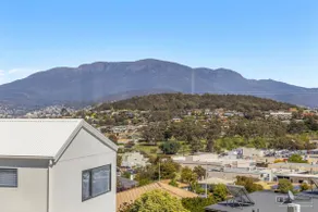 Mountain View Villa-close to shops-10min to CBD - Image 2