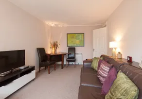 Logie Green Road Apartment - Image 2