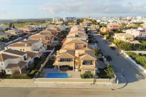 D09 - Porto de Mos Luxury Villa - Image 3