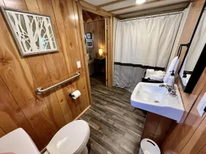 Studio Cabin - Image 3