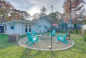 Lovely Au Gres Cottage w/ Hot Tub: Walk to Beach! - Image 2