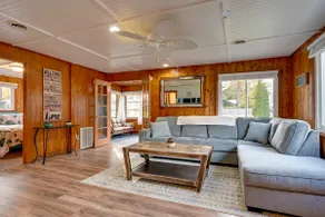 Lovely Au Gres Cottage w/ Hot Tub: Walk to Beach! - Image 5