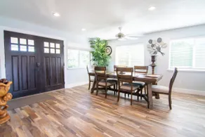 Private Family Home with Gorgeous Yard - Image 2