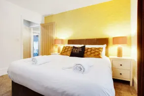 NEW! Luxurious Cottage in Durham by Stay With Us, Ideal for Large Groups & Families, Hot Tub, Sleeps 10! - Image 5