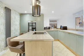 NEW! Luxurious Cottage in Durham by Stay With Us, Ideal for Large Groups & Families, Hot Tub, Sleeps 10! - Image 2