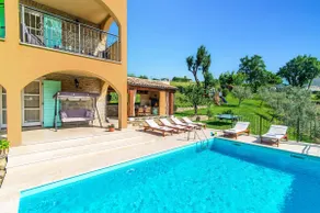 Villa Zora by Villa Plus - Image 2