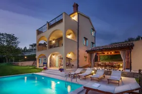 Villa Zora by Villa Plus - Image 5