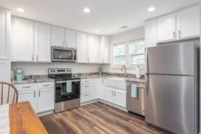 3BR Home | Near Savannah and Marina + Workspace - Image 3
