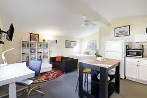 Marfa - A Birdy Vacation Rental - Image 3