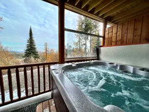 Mountain Bliss: 2-Bedroom Condo with Private Hot - Image 3