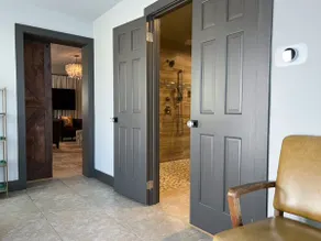 Spacious Clubhouse Suite Pool - Image 5