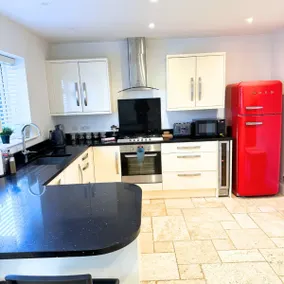 Oxford Kidlington 6 Bed 5 mins to Oxford Parkway - Image 2