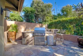Walk To Beach | BBQ | Fire Pit | Outdoor Dining - Image 3