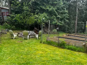 THREE TREE BNB Cozy 3 bedroom Home on Pender - Image 3