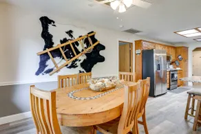 Private Boat Dock: Family-Friendly Grove Getaway - Image 3