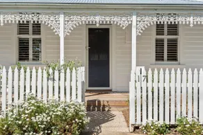 Coastal Cottage - Image 3