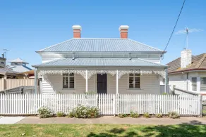 Coastal Cottage - Image 2