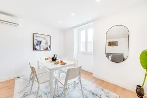 Bright Coastal Duplex Apartment with Terrace - Image 4