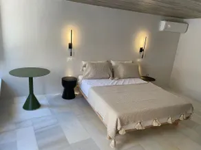 Apartment-Queen size bed-Private bathroom with - Image 5