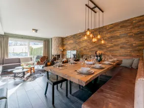 Luxury chalet with private sauna and views - Image 5