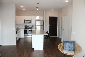 Stylish Campustown Stay with Gym & Balcony - Image 2