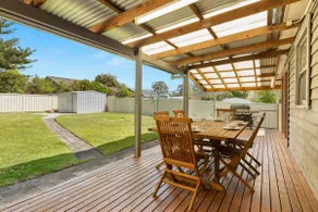 Campbell's Cottage by Experience Jervis Bay - Image 3