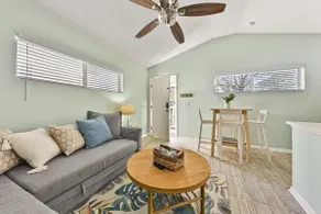 Pink Dolphin 3| Beachside Cottage| Walk Everywhere - Image 5