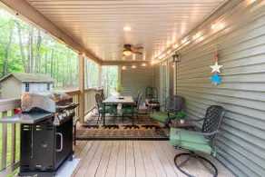 Bear Trail Chalet by Avantstay Retreat w/ Outdoor Living Deck & Fire Pit - Image 5