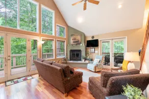 Bear Trail Chalet by Avantstay Retreat w/ Outdoor Living Deck & Fire Pit - Image 3