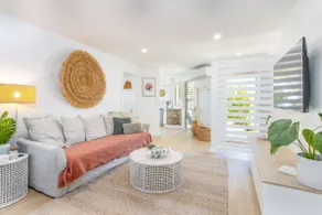 Ultra Luxe Ground Floor Garden - 2 Bed Apt - U4 - Image 4