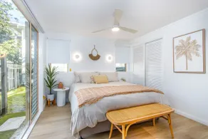 Ultra Luxe Ground Floor Garden - 2 Bed Apt - U4 - Image 2
