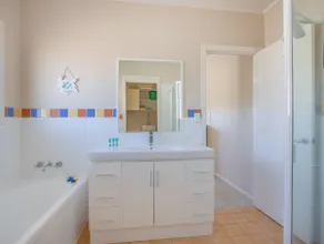 Balcony Overlooking Creek - 2 Bed Apt - U21 - Image 2