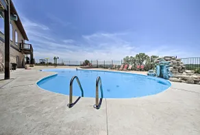 Near Silver Dollar City! Condo w/ Hot Tub & Lake - Image 2