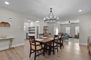 Spacious 5BR Near SLU | The Gate | Amazing Shower - Image 4