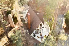 Peaceful A-Frame-Walk to Village & Lake - New AC - Image 5