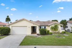 Chic & Comfortable Beach Retreat w/Private Pool! 🍹 - Image 2