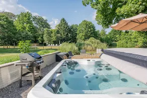 Creekside Farmhouse: Private Pond & Hot Tub - Image 3