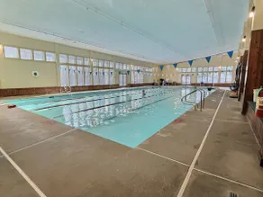 CubsCorner - Pool, Sauna, Gym, Close to Mountain! - Image 2