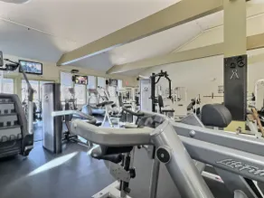 CubsCorner - Pool, Sauna, Gym, Close to Mountain! - Image 4