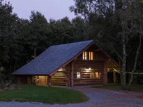 Cozy Gîte | Electricity Point & Wi-Fi | Rural Setting - Image 2